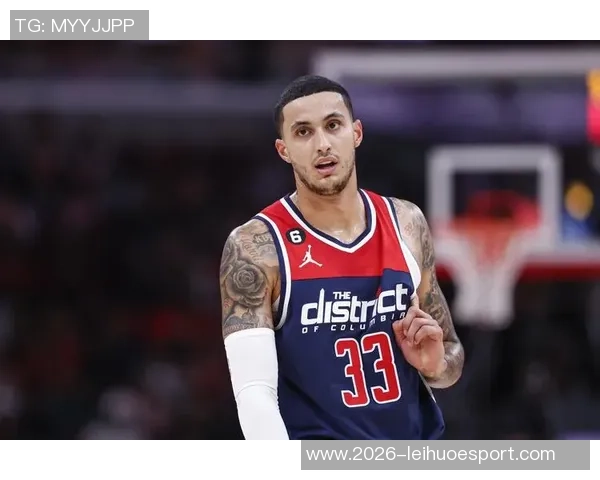 库兹马半场表现出色7投4中贡献11分2篮板2助攻展现强大实力