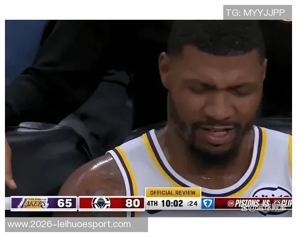 斯玛特谈三分防守对手表现差异直言打我们命中率翻倍 斯玛特谈三分防守对手表现差异直言打我们命中率翻倍